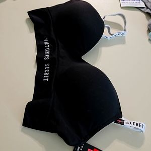 VS WIRELESS EVERYDAY BRA SIZE L HAS VICTORIA SECRET IN WHITE BOTTOM UNDERNEATH